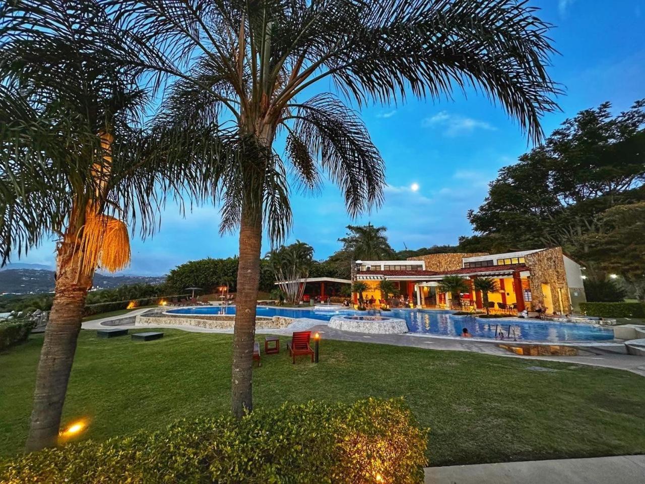 Cr Mariposa Rentals Comfortable Penthouse, Ac, Pool, Gym, Tennis ซานตาอานา ภายนอก รูปภาพ