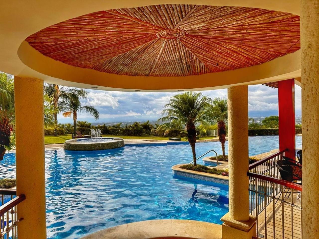 Cr Mariposa Rentals Comfortable Penthouse, Ac, Pool, Gym, Tennis ซานตาอานา ภายนอก รูปภาพ